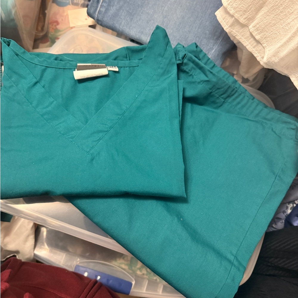 Women’s Hunter Green Scrub Bundle – Sizes M–L